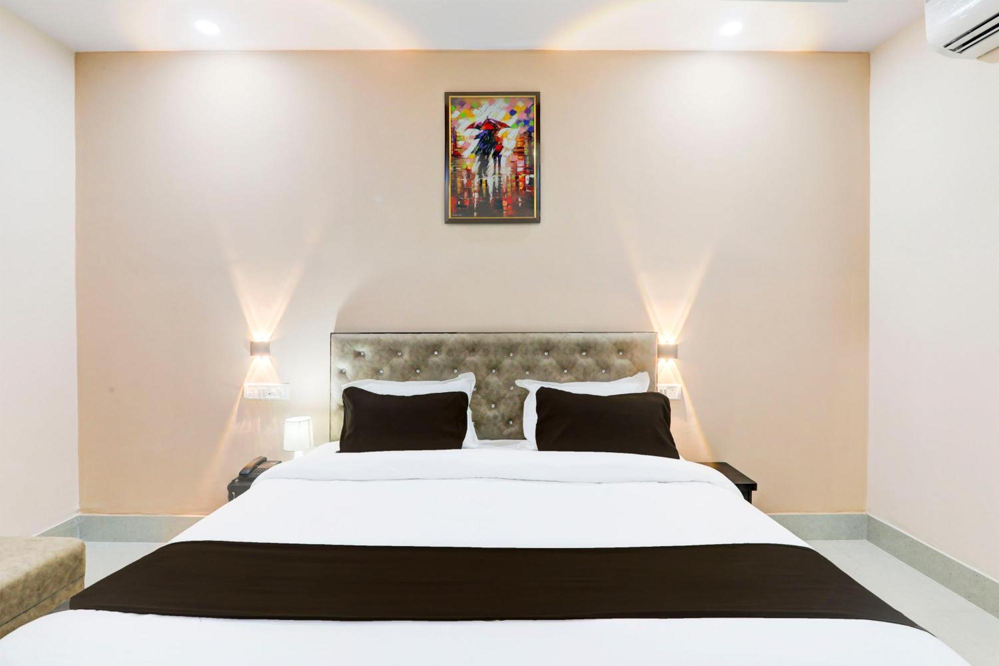 Super Townhouse Gls International Hotel Lucknow Bagian luar foto