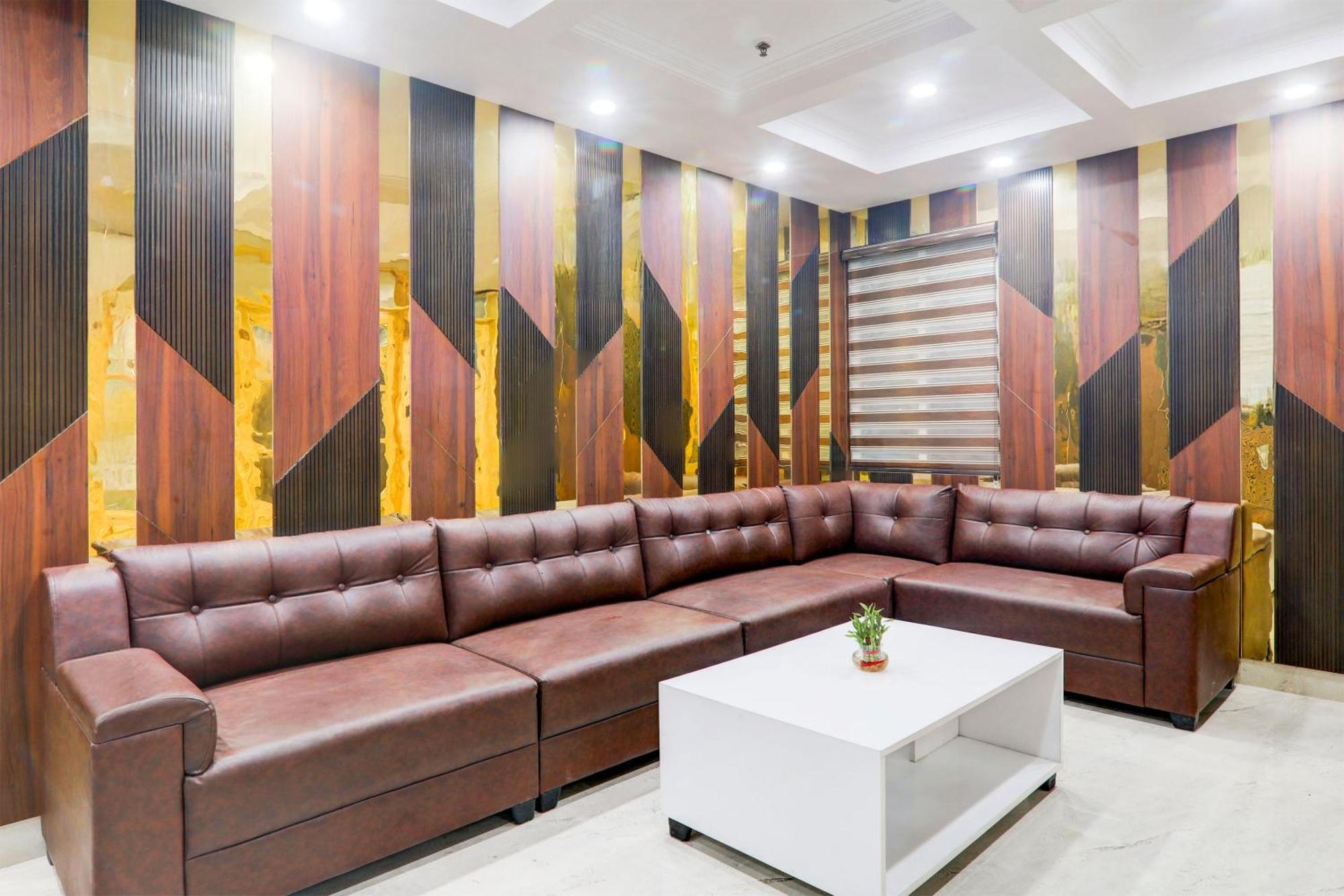 Super Townhouse Gls International Hotel Lucknow Bagian luar foto