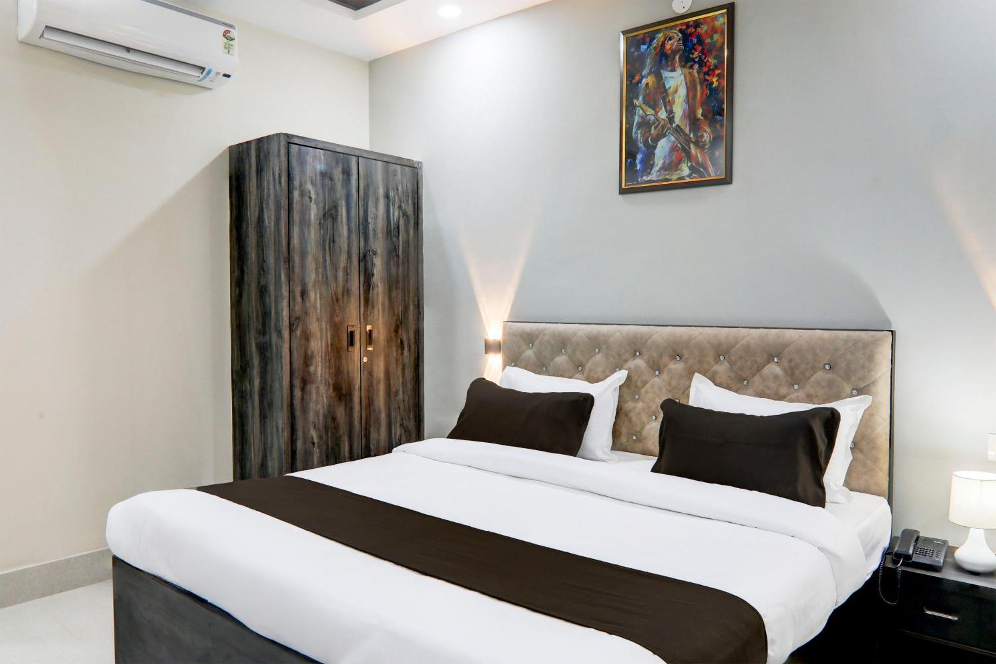 Super Townhouse Gls International Hotel Lucknow Bagian luar foto