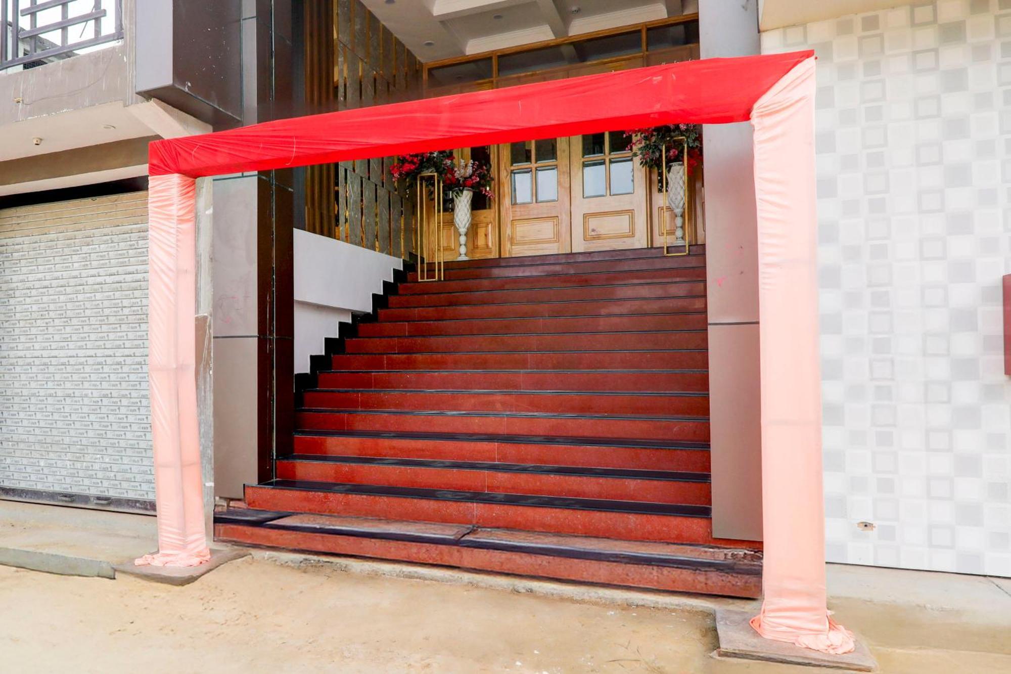 Super Townhouse Gls International Hotel Lucknow Bagian luar foto